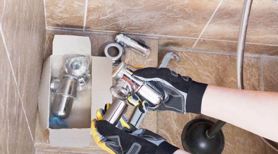 Professional gutter cleaning in Hudson, KS